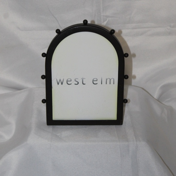 West Elm Ora Table Top Picture Frame. Sz. 5"x7" - Picture 2 of 6